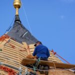 L'artisan couvreur maestro des travaux de couvertures