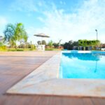 une piscine