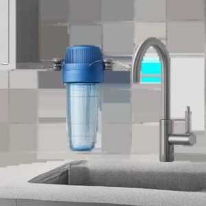Illustration d’un filtre mécanique retenant les particules pour une eau plus propre à l’usage. Une scène sobre et premium qui évoque la simplicité, l’efficacité et la clarté visuelle.